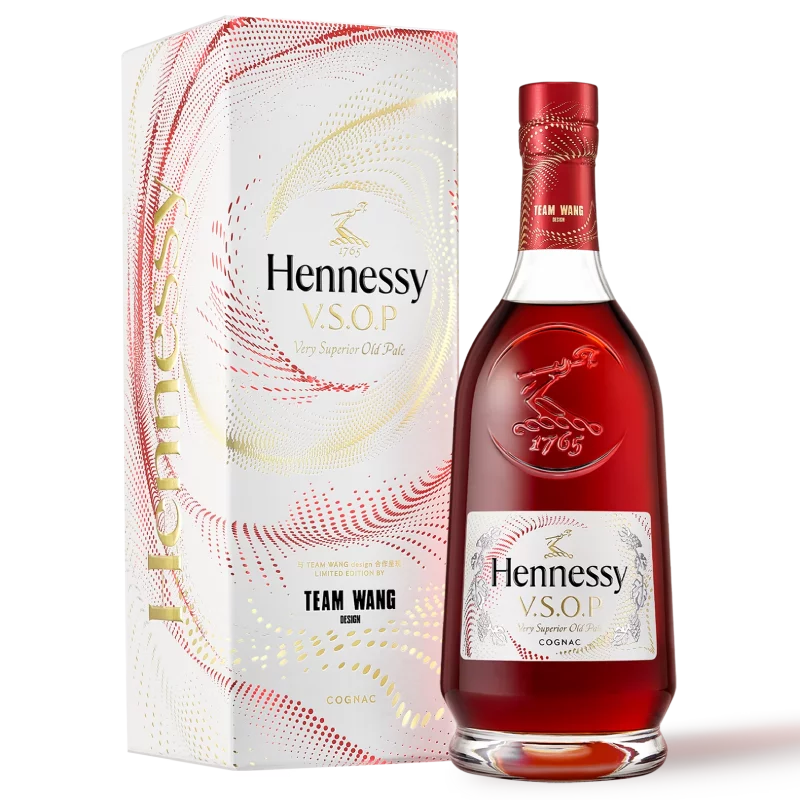HY-VSOP-x-TWD—Packshot—Bottle-&-GB2