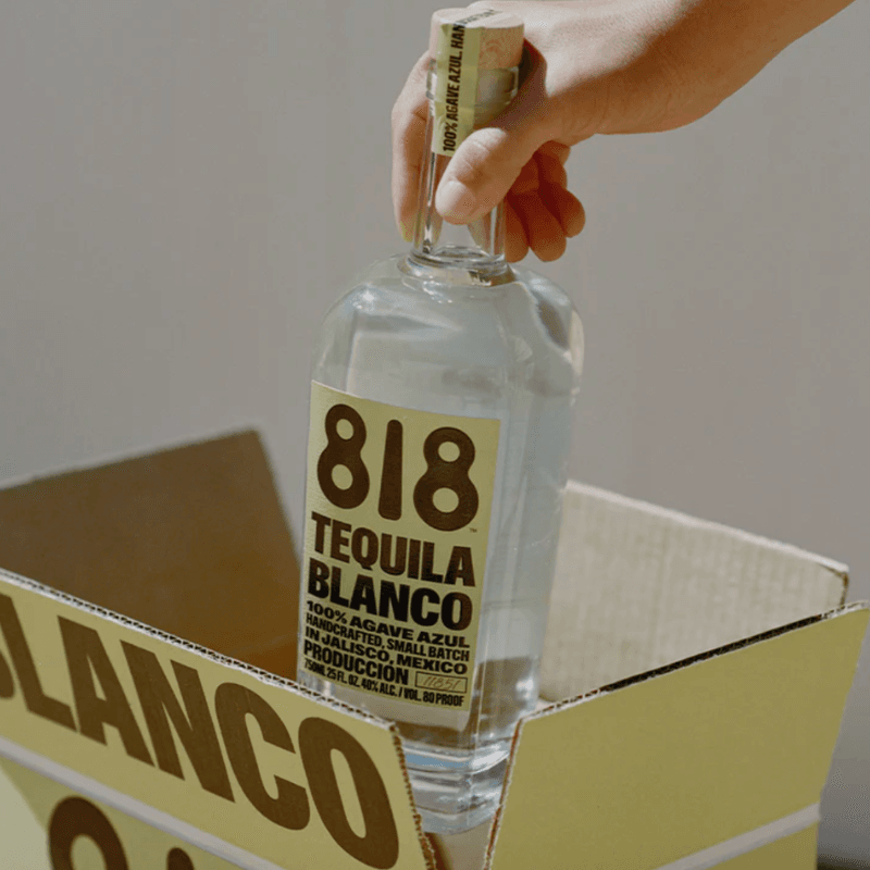 818